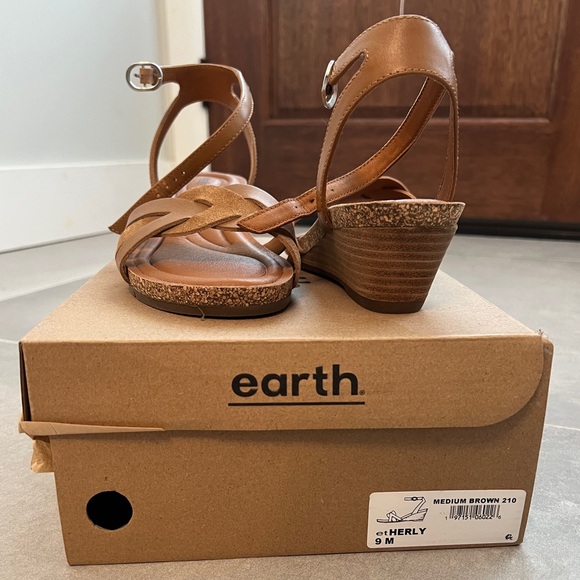 Earth - Herly Woven Strappy Stacked Heel Dress Sandals - Picture 8 of 8